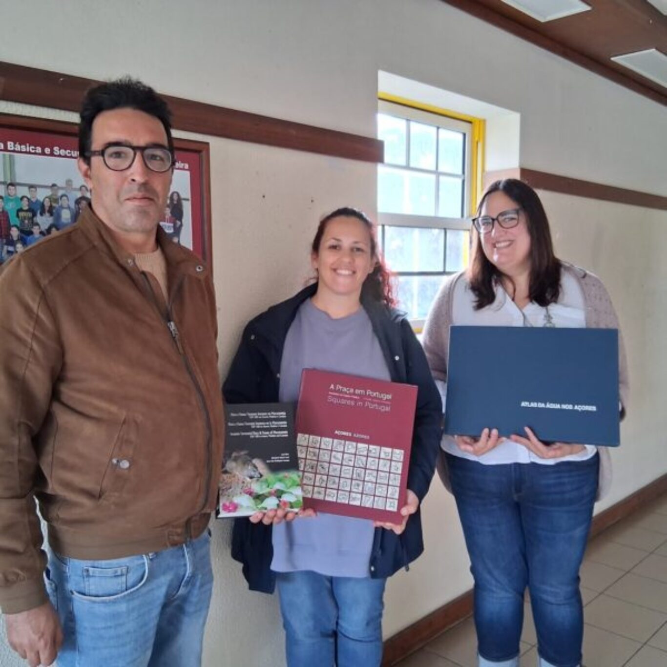 Entrega de Livros à EBS Mouzinho da Silveira